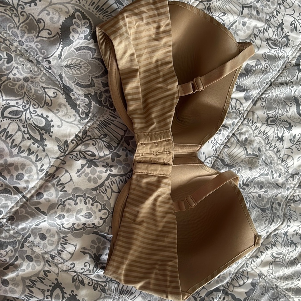 Playtex Cream Full Coverage Bra with Ribbed Detailing - Picture 5 of 6